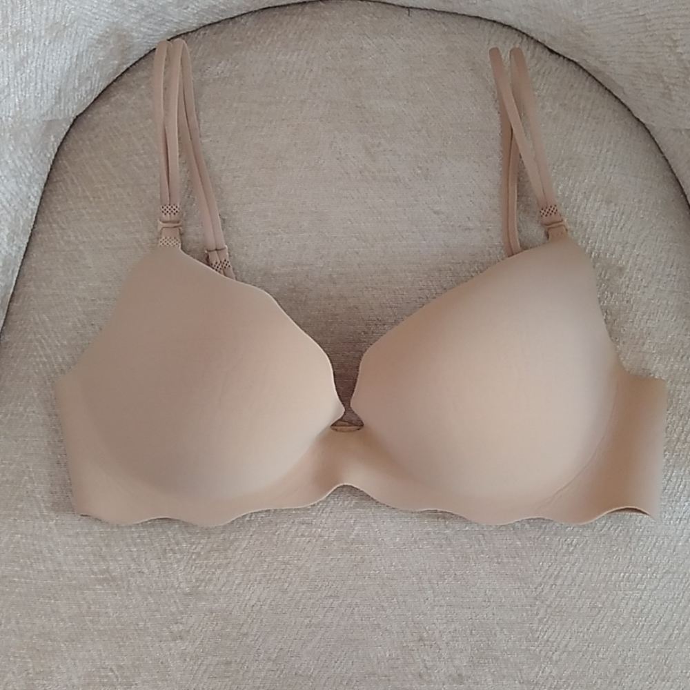Victoria's Secret very sexy push-up, 34C, nude